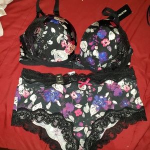 Torrid NWT 36DDD floral bra and Panty set 0 lace